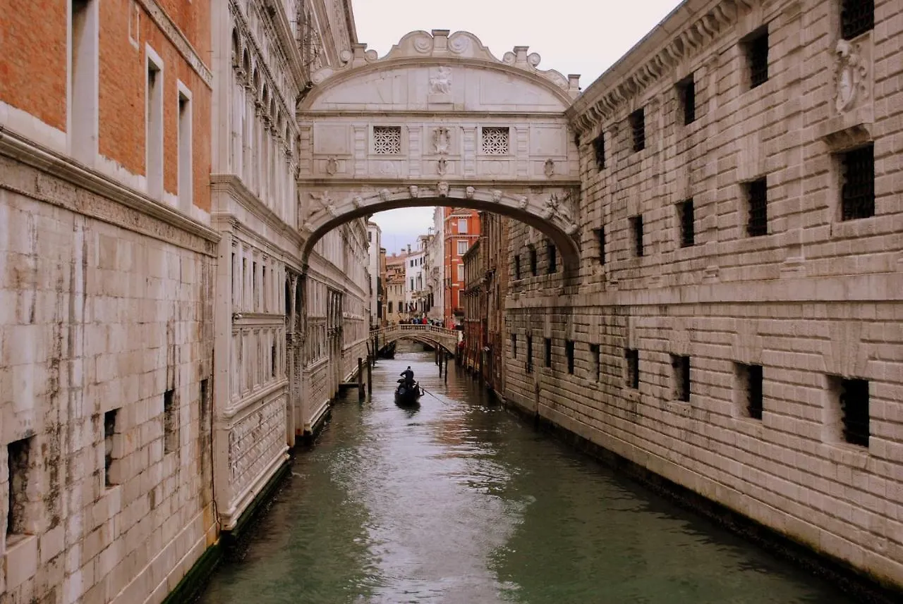 Residenza Ca' Brighella Venice Apartment